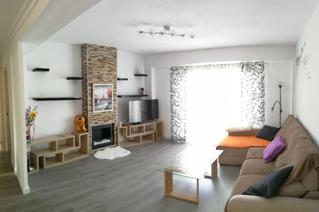 Beautiful Near Port And Castle Apartment